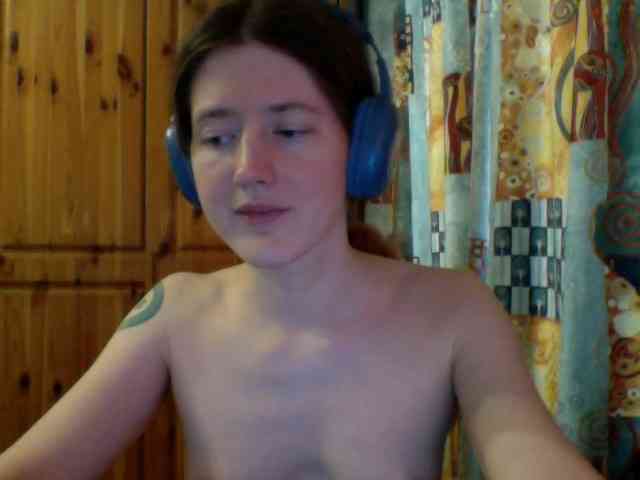 Purple-cat55 webcam