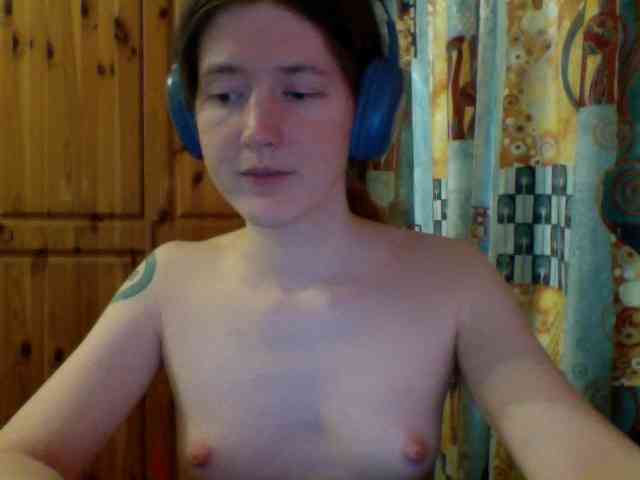Purple-cat55 webcam