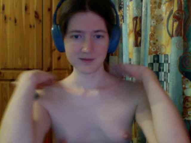 Purple-cat55 webcam