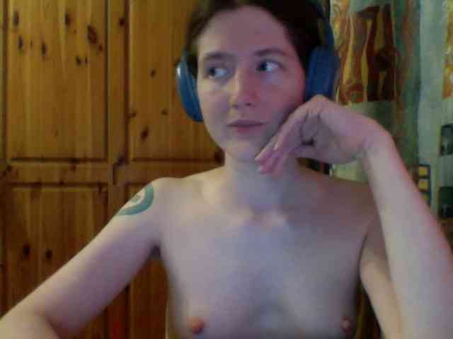 Purple-cat55 webcam