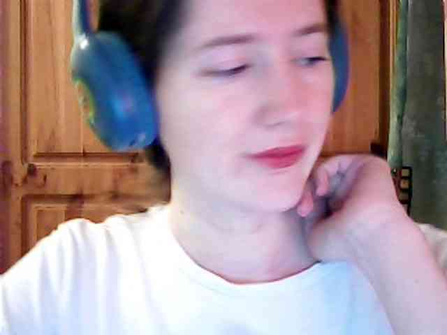 Purple-cat55 webcam