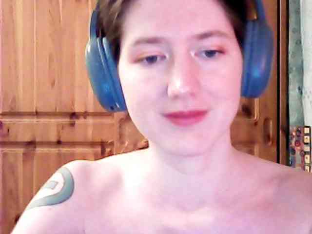 Purple-cat55 webcam