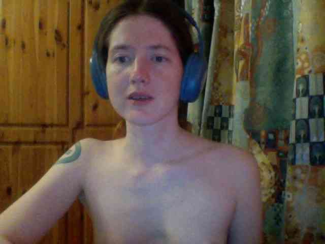 Purple-cat55 webcam