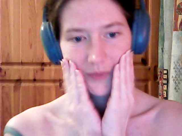 Purple-cat55 webcam