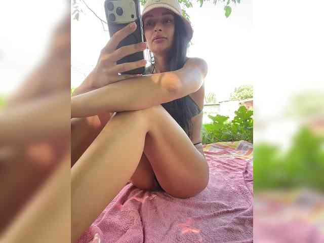 ALYA-01 Sex Cam Show