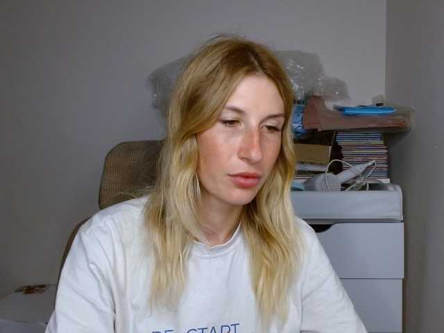 LunaVibe-V live cam on BongaCams