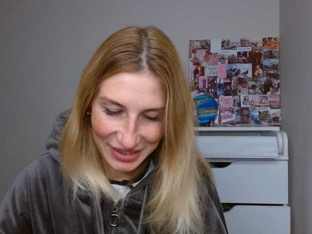 LunaVibe-V, live now on BongaCams