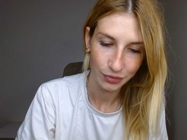 LunaVibe-V live cam on BongaCams