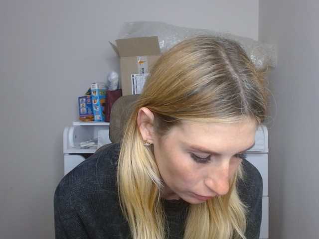 LunaVibe-V live cam on BongaCams