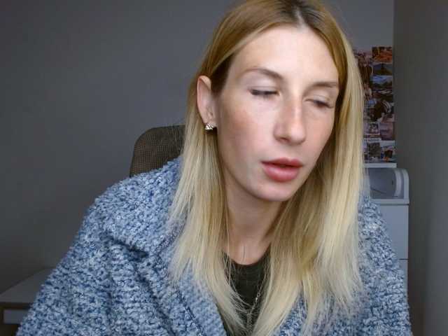 LunaVibe-V live cam on BongaCams