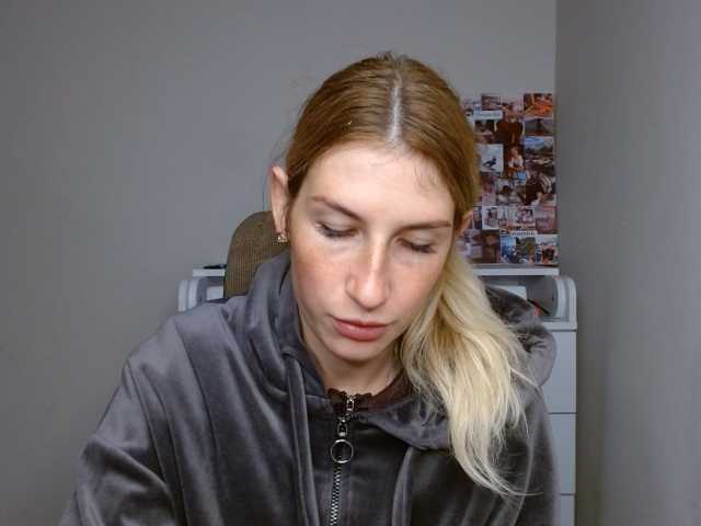le modèle Rita_Atir est en webcam porno dans un show sur le site bongacams, il possède les tags suivants: White/Caucasian,Blonde,Shaved