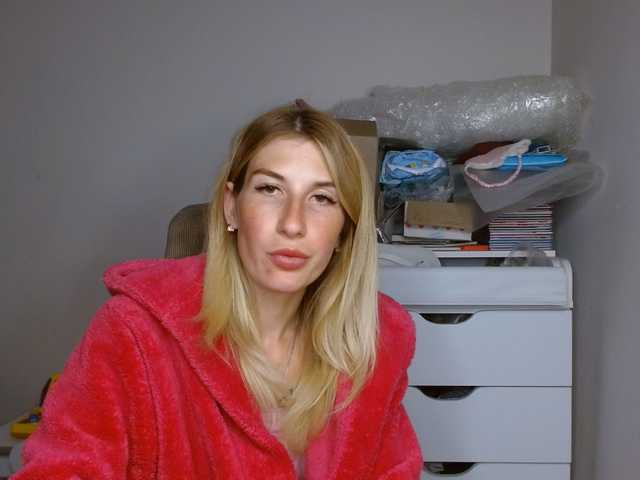 LunaVibe-V live cam on BongaCams