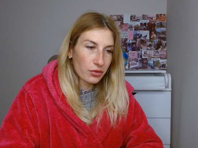 LunaVibe-V, live now on BongaCams