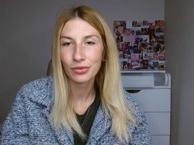 LunaVibe-V live cam on BongaCams