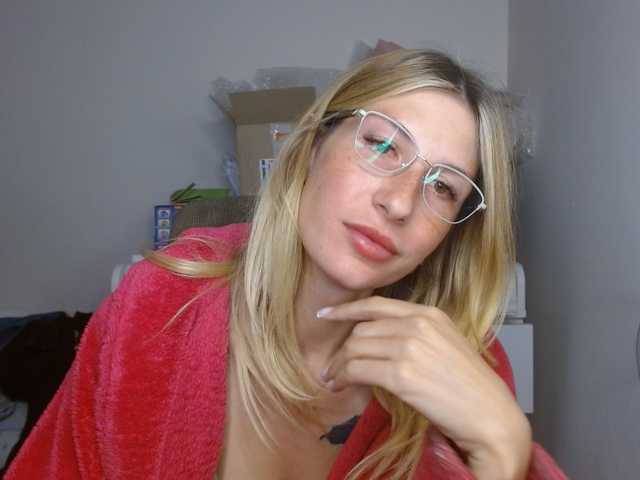 LunaVibe-V live cam on BongaCams