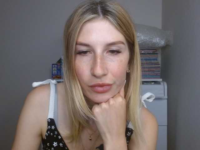 LunaVibe-V live cam on BongaCams