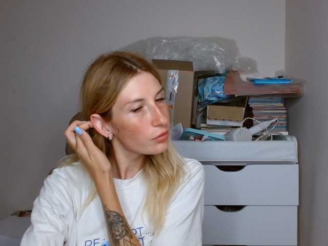 LunaVibe-V live cam on BongaCams