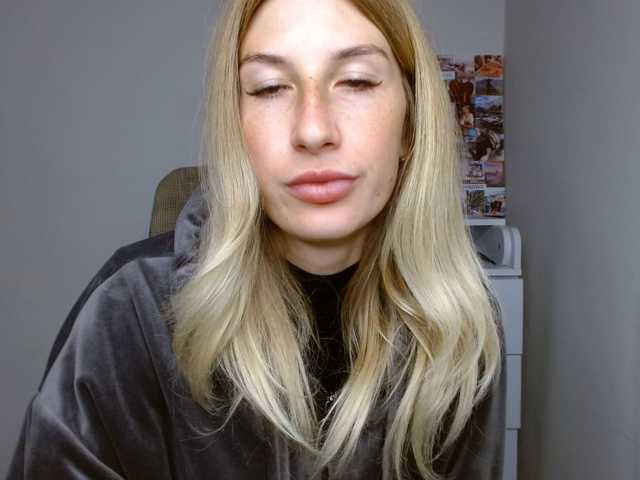 LunaVibe-V live cam on BongaCams