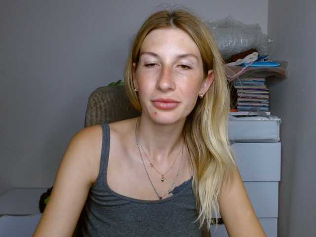 LunaVibe-V live cam on BongaCams