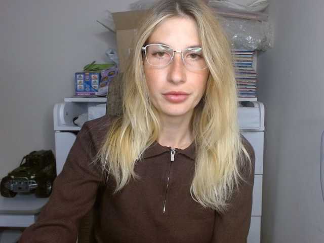 LunaVibe-V Live Cam on BongaCams