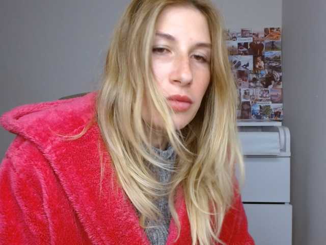 LunaVibe-V, live now on BongaCams