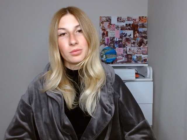 LunaVibe-V live cam on BongaCams