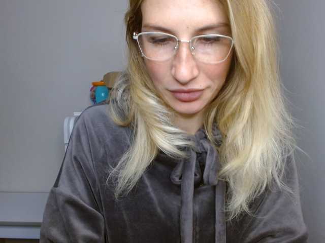 LunaVibe-V live cam on BongaCams