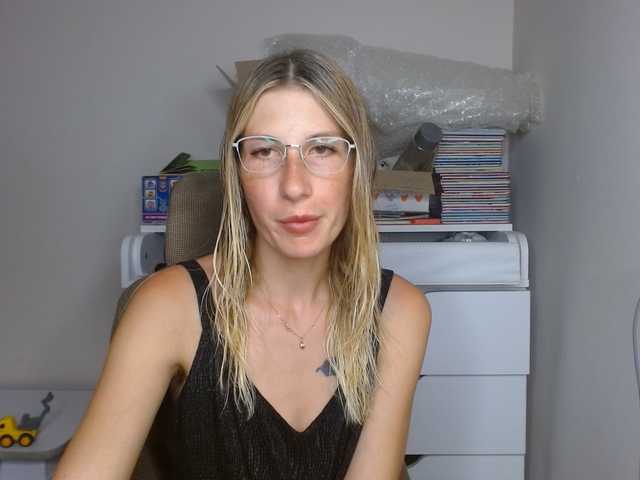 LunaVibe-V live cam on BongaCams