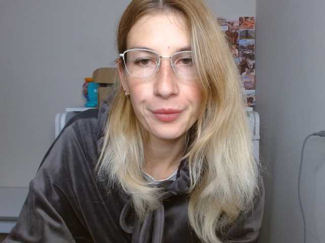 LunaVibe-V live cam on BongaCams
