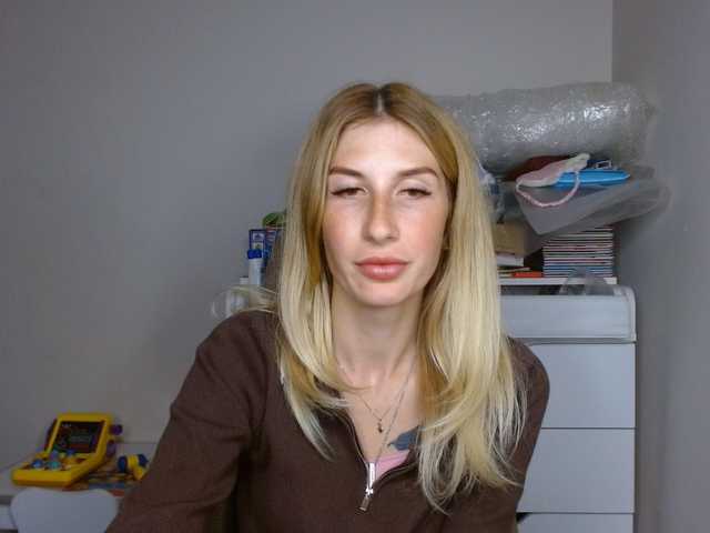 LunaVibe-V live cam on BongaCams