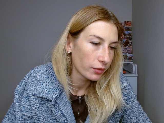 LunaVibe-V live cam on BongaCams