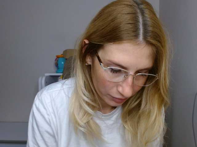 LunaVibe-V live cam on BongaCams