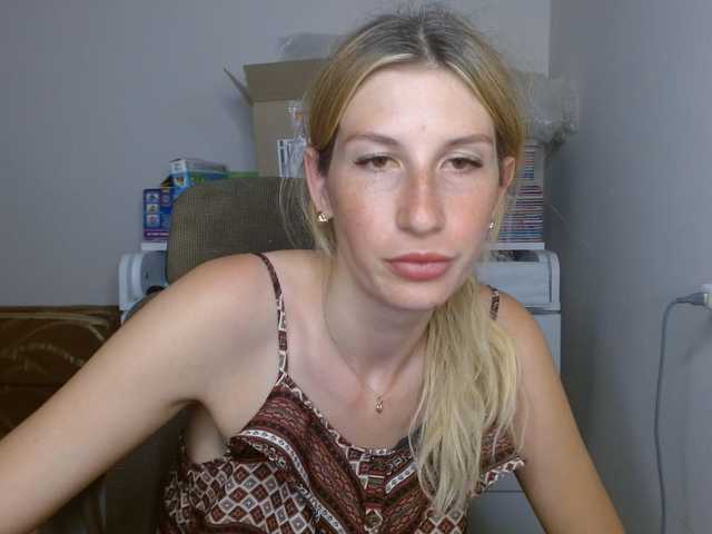 LunaVibe-V live cam on BongaCams