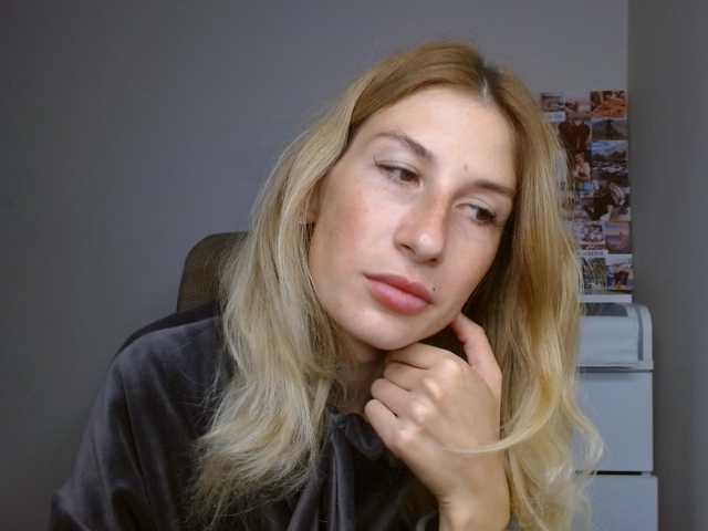 LunaVibe-V live cam on BongaCams