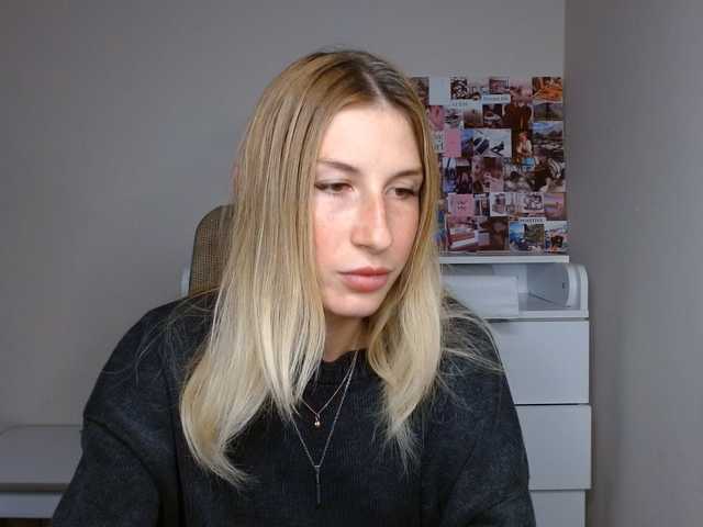 LunaVibe-V live cam on BongaCams