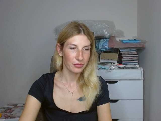 LunaVibe-V live cam on BongaCams