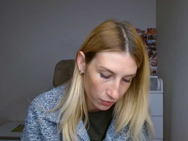 LunaVibe-V live cam on BongaCams