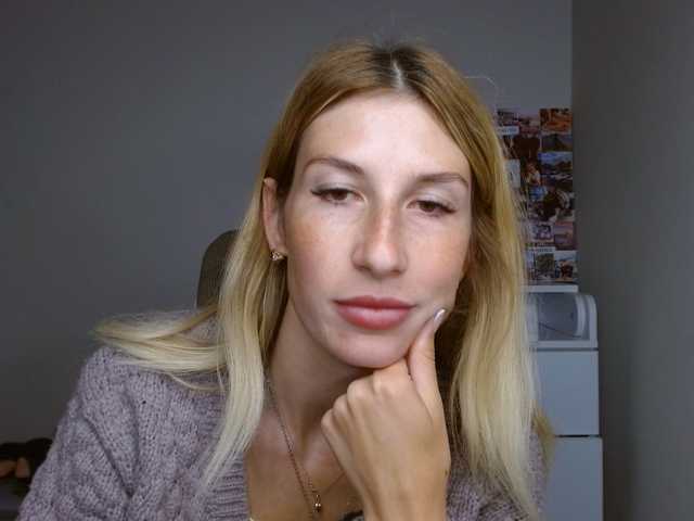 LunaVibe-V live cam on BongaCams