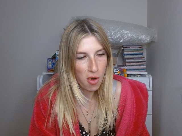 LunaVibe-V live cam on BongaCams