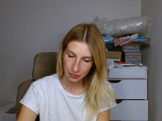 LunaVibe-V live cam on BongaCams