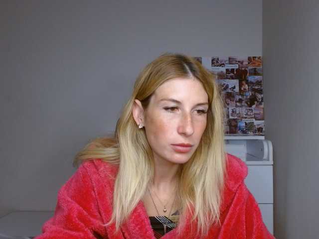 LunaVibe-V live cam on BongaCams