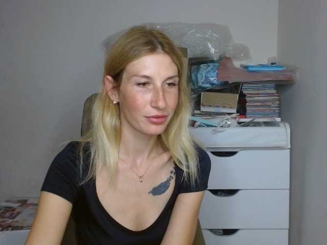 LunaVibe-V live cam on BongaCams