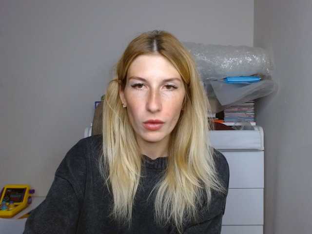 LunaVibe-V live cam on BongaCams