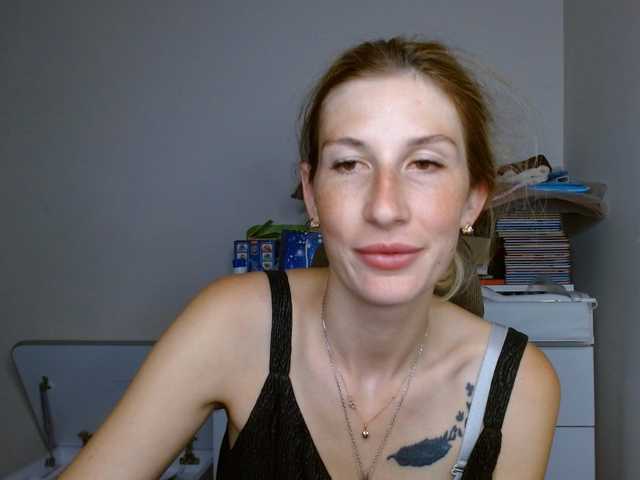 LunaVibe-V live cam on BongaCams