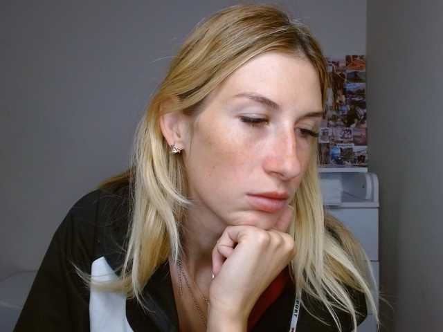 LunaVibe-V live cam on BongaCams