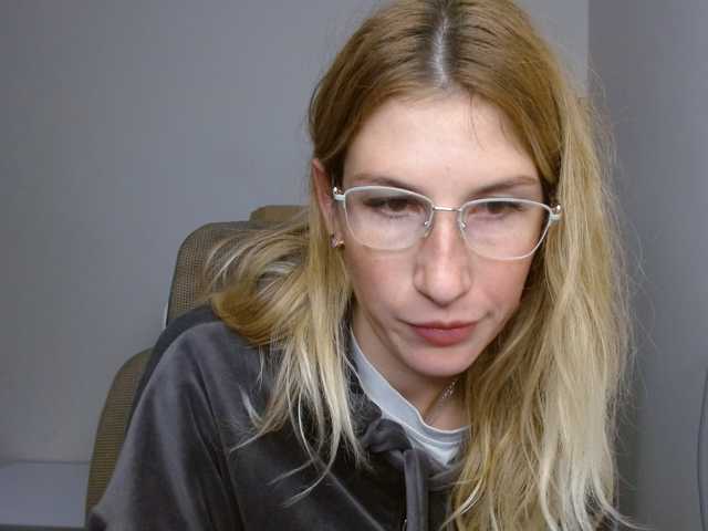 LunaVibe-V live cam on BongaCams