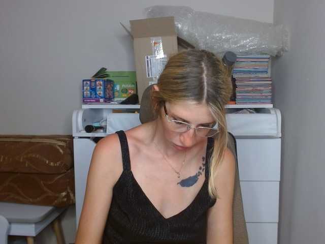 LunaVibe-V live cam on BongaCams