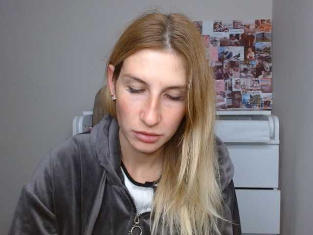 LunaVibe-V, live now on BongaCams