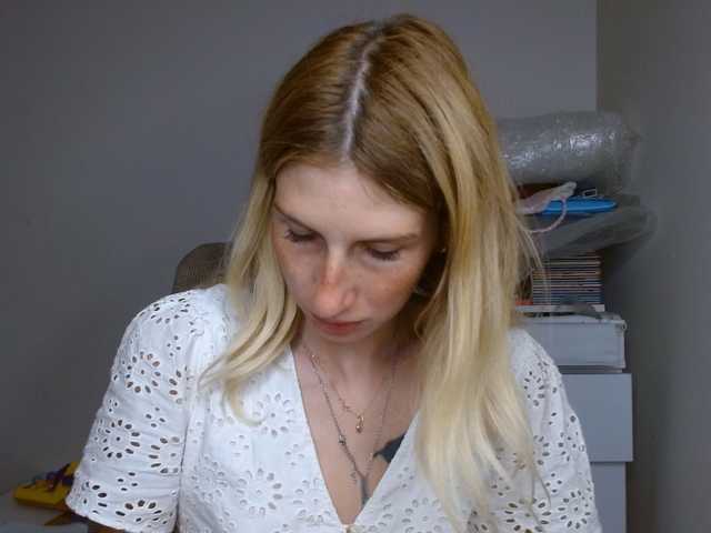 LunaVibe-V live cam on BongaCams