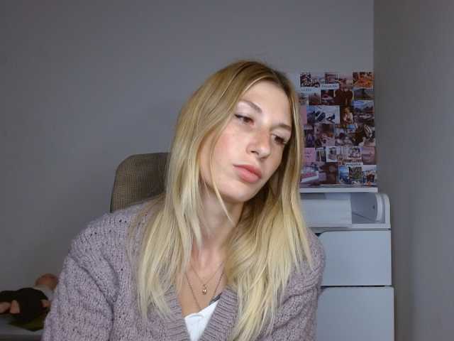 LunaVibe-V live cam on BongaCams